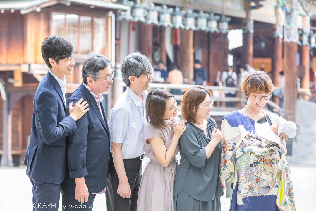 【ママ向け】お宮参りは何を着ればいい?NGな服装は?お宮参りのママの服装解説♩