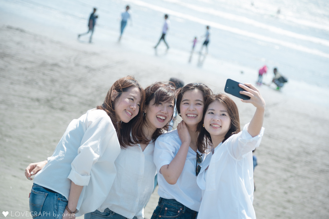 友達との写真に使えるポーズ集 普段も旅行も もっとかわいく写真を残そう 友達との写真に使えるポーズ集 普段も旅行も もっとかわいく写真を残そう