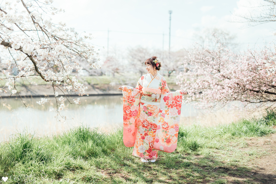 成人式の髪飾りはどうする レトロなリボンや贅沢な生花も人気 Lovegraph Journal 成人式の髪飾りはどうする レトロなリボンや贅沢な生花も人気 Lovegraph Journal