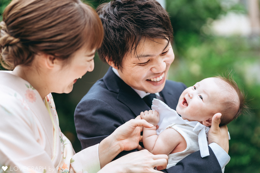 お宮参りの記念写真 服装はどうする 選び方 手配方法 着せ方をチェック お宮参りの記念写真 服装はどうする 選び方 手配方法 着せ方をチェック