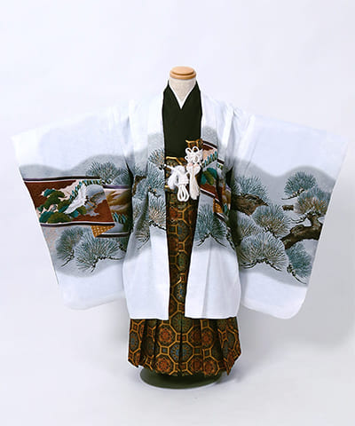 七五三(五歳) | 白地に松と鷹文様