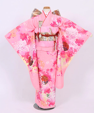 七五三(七歳) |ピンク地に大輪の菊と鞠