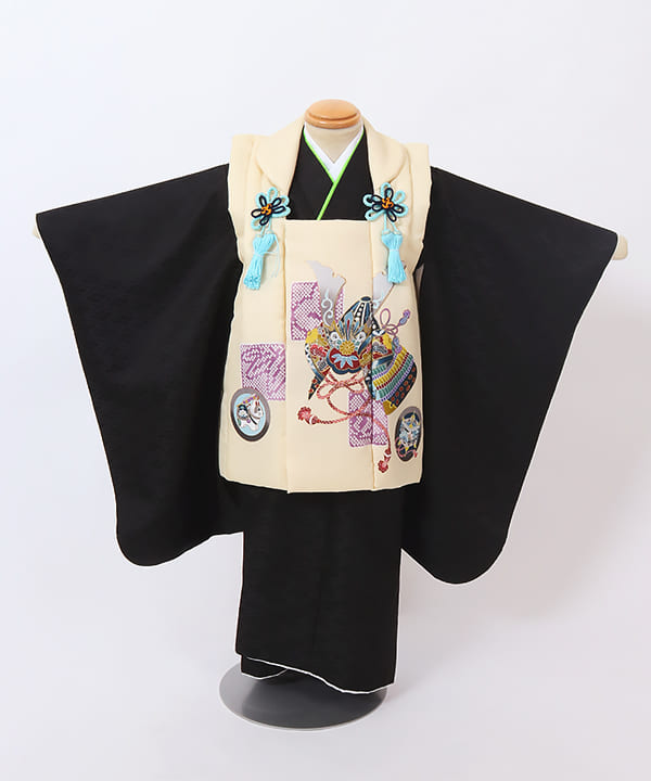 七五三(三歳男の子) |生成り地に兜と縁起文様