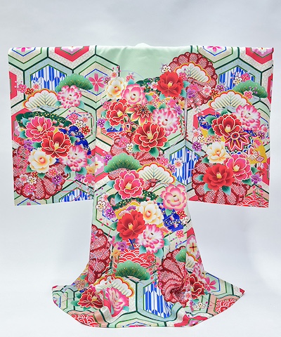 産着(お宮参り) | 黄緑地 菱紋と季節の花々