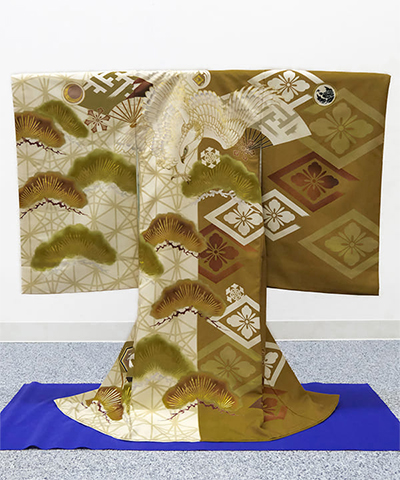 産着(お宮参り) | 金茶地に鶴と松