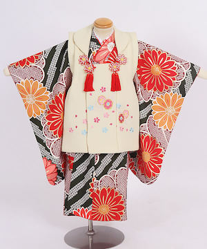 七五三(三歳) | 深緑地に大輪の菊