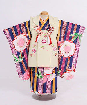 七五三(三歳)｜紺地に梅と竹の縞模様