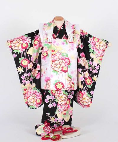七五三(三歳) | 黒地に菊と梅と桜