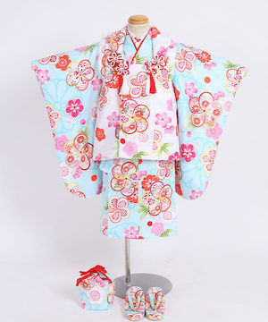 七五三(三歳)｜水色地に梅と花文様