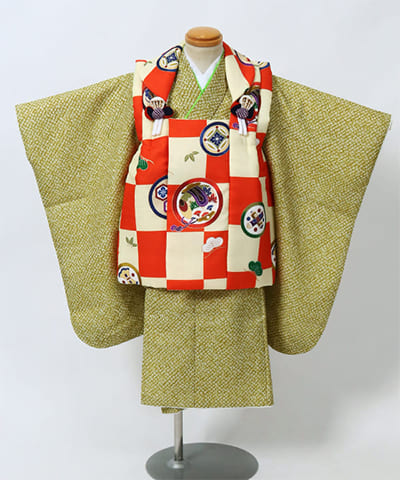 七五三(三歳男の子) | 黄緑地の絞り柄 クリームと赤のチェックに鞠の被布