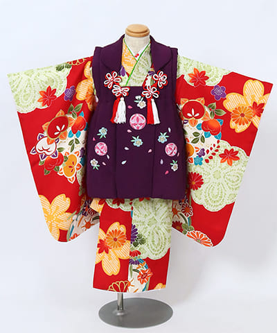 七五三(三歳) | 赤地に花文様と紫