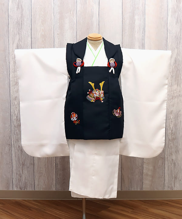 七五三(三歳男の子) | 白地に黒紋付皮膚