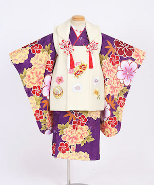 七五三(三歳) | 紫地に牡丹と花文様