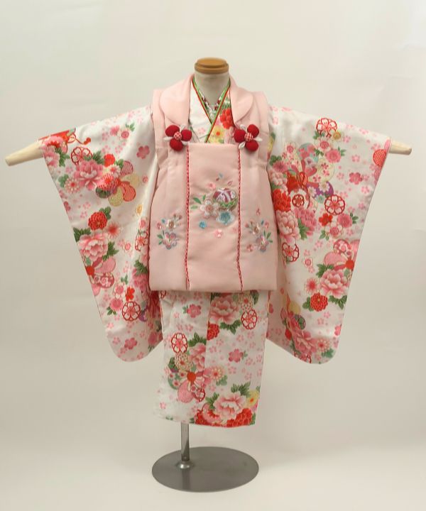 七五三(三歳) | 白地に牡丹と桜