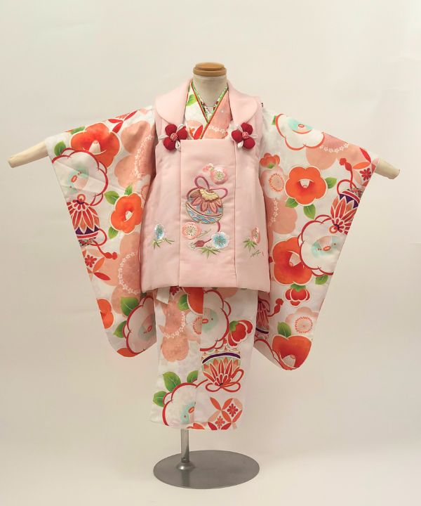 七五三(三歳) | 白地に椿とまり