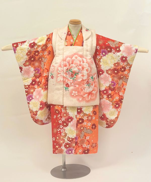 七五三(三歳) | 朱赤地に牡丹と菊