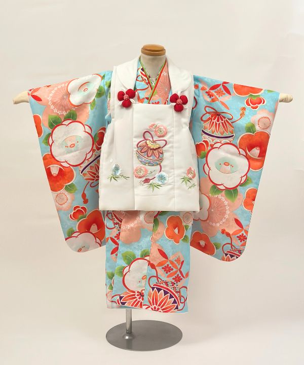七五三(三歳) | 水色地に椿と手まり 白被布