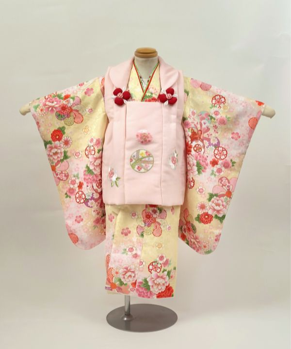 七五三(三歳) | クリーム地に牡丹と花車