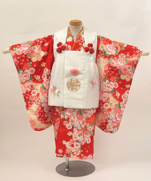 七五三(三歳) | 赤地に牡丹と花車