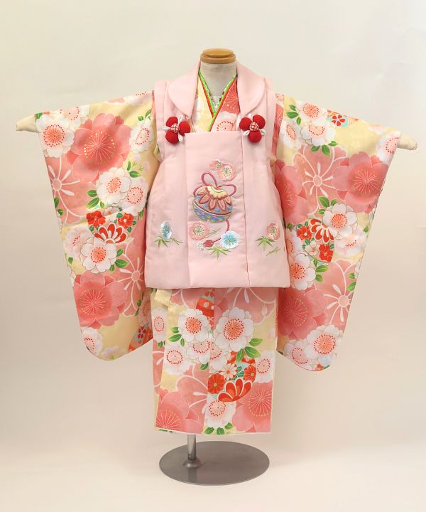 七五三(三歳) | クリーム地に梅と手まり