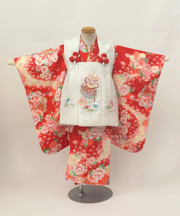 七五三(三歳) | 赤地に牡丹と桜の吉祥文様