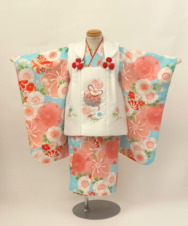 七五三(三歳) | 水色地に梅花と手毬の可憐