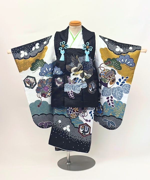 七五三(三歳男の子) | 白地に鷹と吉祥文様