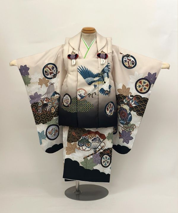 七五三(三歳男の子) | クリーム地に鷹と熨斗文様