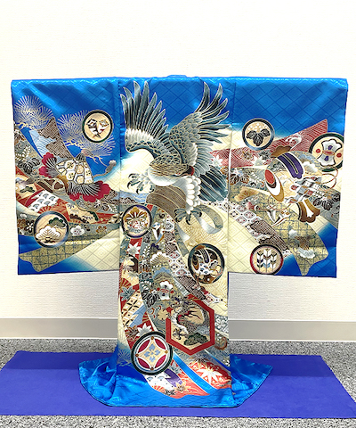 産着(お宮参り) | 青地に鷹と吉祥文様