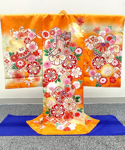産着(お宮参り) | 橙地に花車と四季の花々
