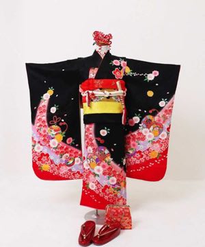 七五三(七歳) | 正絹 黒綸子地 赤とピンクの桜の舞