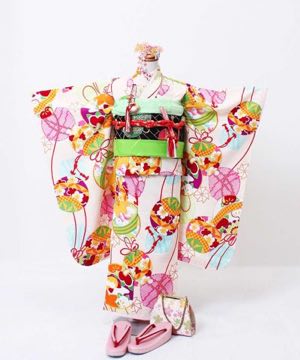 七五三(七歳) | クリーム色地 手毬と紐