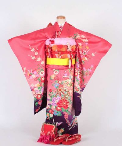 七五三(七歳) | サーモンピンク地に紫暈し 鞠と花々