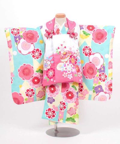 七五三(三歳) | 水色×薄黄色矢絣に梅文 白_ピンク被布に鞠