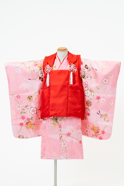 七五三(三歳) | ピンク地に満開の桜と疋田×赤の被布