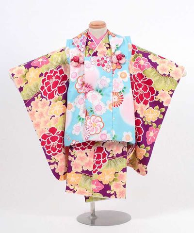 七五三(三歳) | 紫地に牡丹と松文 花盛りの水色被布