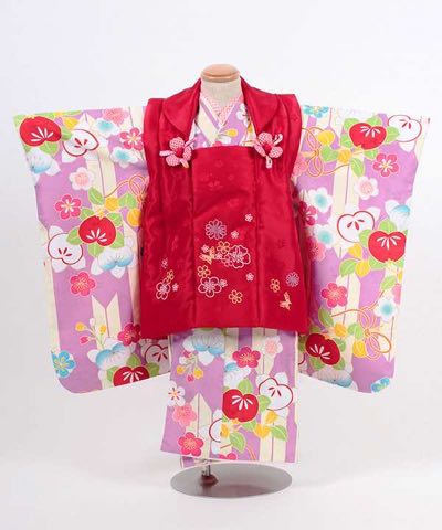 七五三(三歳) | 紫地にクリーム色矢絣 葵と梅文 赤被布に刺繍