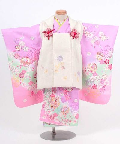 七五三(三歳) | 薄紫に段暈し 鞠と梅文 白被布に刺繍