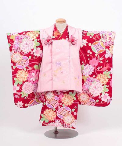 七五三(三歳) | 赤地に七宝文と季節の花々 薄ピンク被布