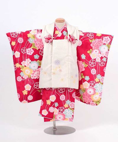 七五三(三歳) | 赤地に牡丹と流水文 小花の白被布