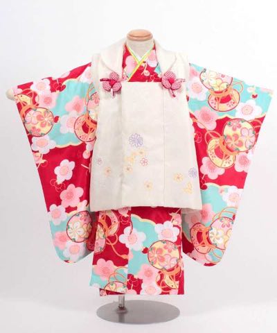 七五三(三歳) | 赤地に雲と鼓 小花の白被布