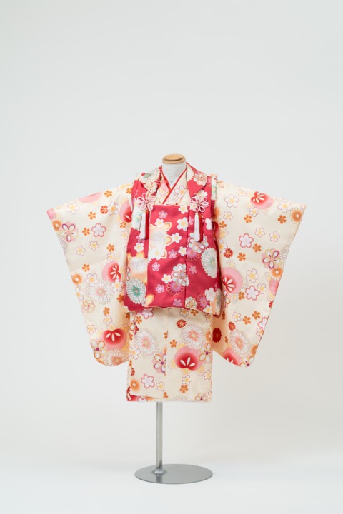 七五三(三歳) | 黄色地にダリアと橘×赤(柄)の被布