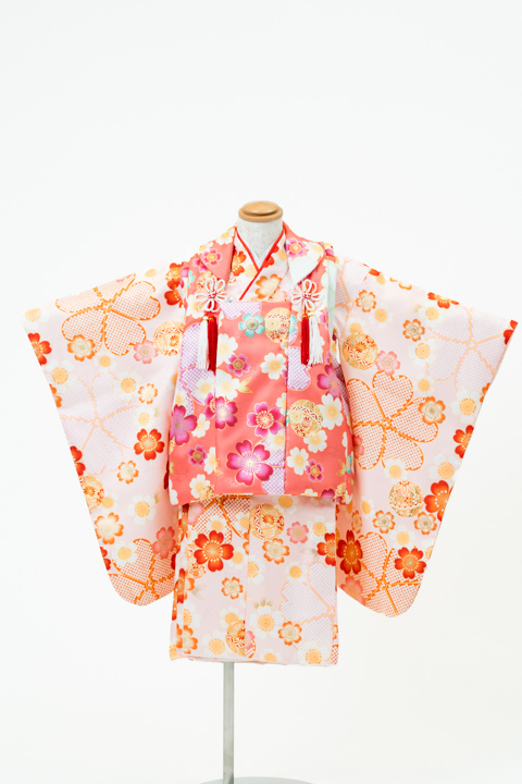 七五三(三歳) | 薄ピンク地に桜と鞠×ピンク(柄)の被布