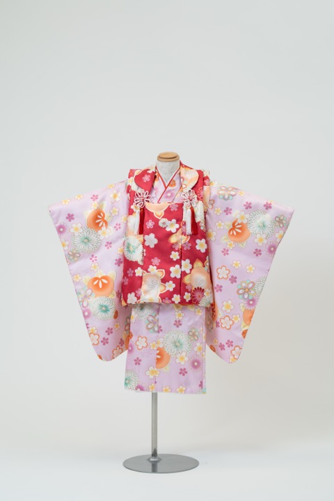 七五三(三歳) | 薄紫地にダリアと橘×赤(柄)の被布