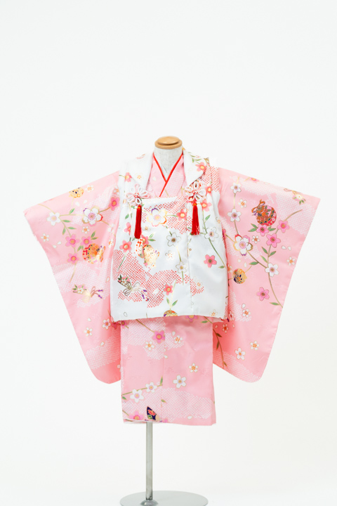 七五三(三歳) | ピンク地に華やかな桜と手毬×白(柄)の被布