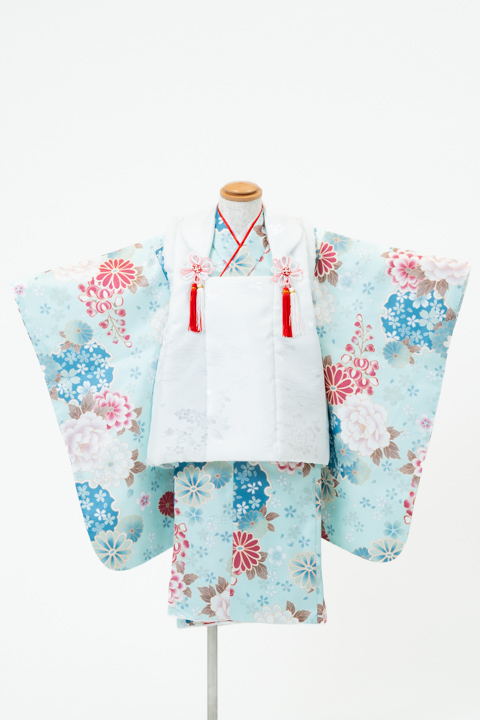 七五三(三歳) | 水色地に牡丹と桜×白の被布