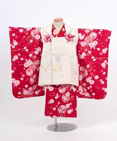 七五三(三歳) | 赤地に花丸文の花束風 白被布に刺繍