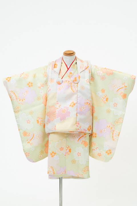 七五三(三歳) | 淡い黄色系パステルカラーの花尽くしと鞠×柄の被布
