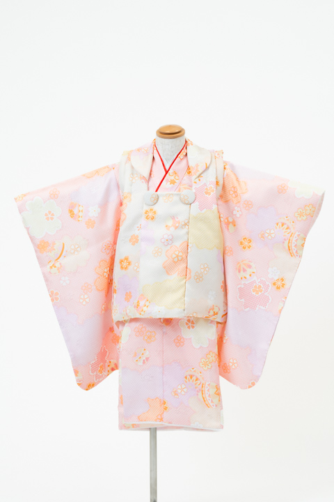 七五三(三歳) | 淡いピンク系パステルカラーの花尽くしと鞠×柄の被布
