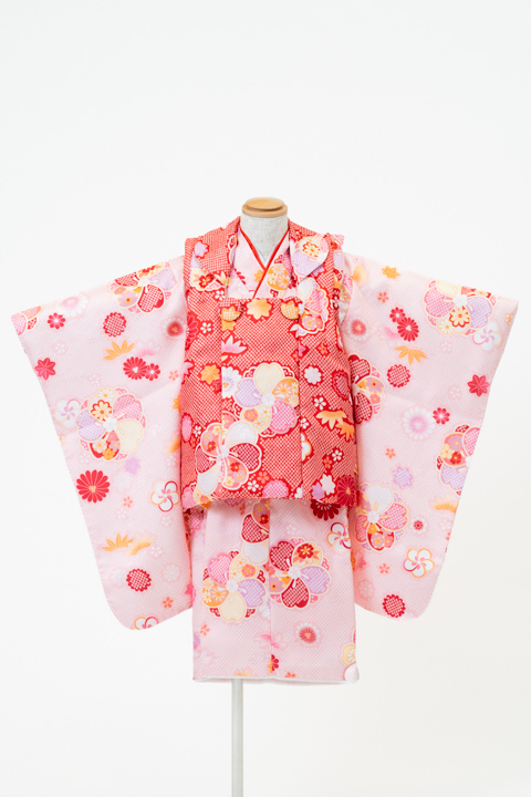 七五三(三歳) | ピンク地に花尽くし×赤(柄)の被布